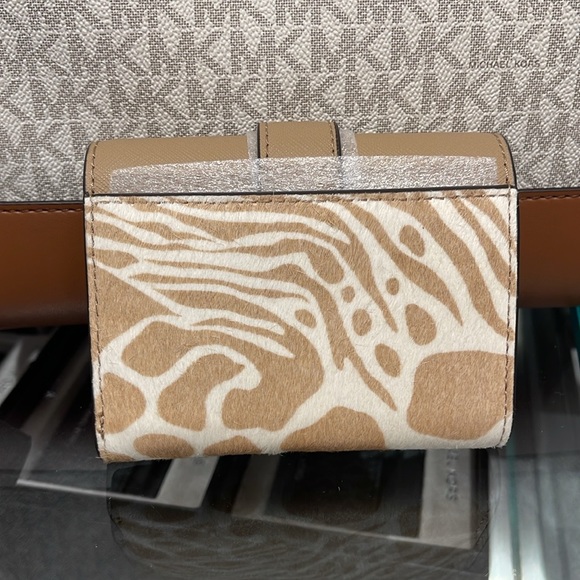 MICHAEL KORS
Carmen Medium Flap Bifold Faux Fur-Leather Wallet
Camel 
NWT - Picture 14 of 16